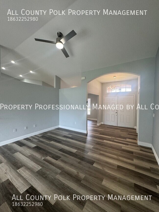 Building Photo - Fabulous 4 Bedroom, 2 Bath North Lakeland ...