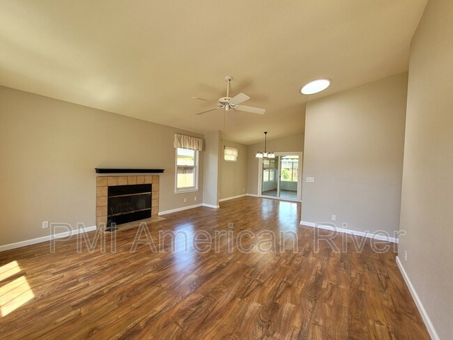Foto del edificio - 8715 Rooster Way