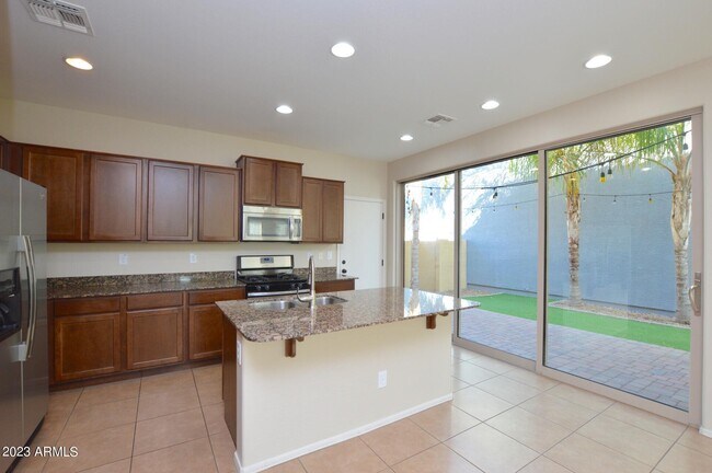Building Photo - 4451 E Remington Dr