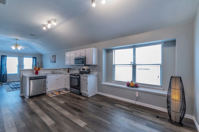 Building Photo - 11765 Bobcat Dr