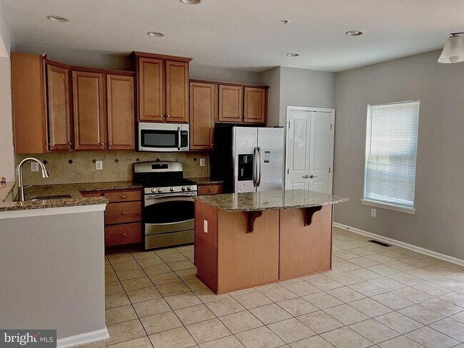 Building Photo - 9435 Paragon Ct