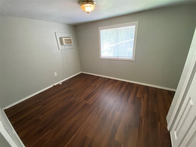 Building Photo - 109 Birchwood Dr