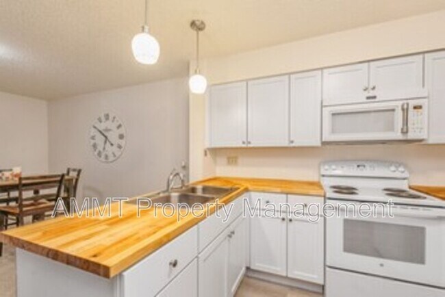 Foto del edificio - 808 Westwinds Dr