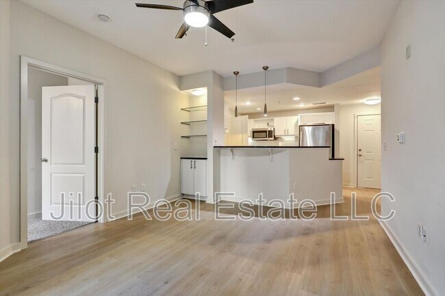 Foto del edificio - 390 17th St NW