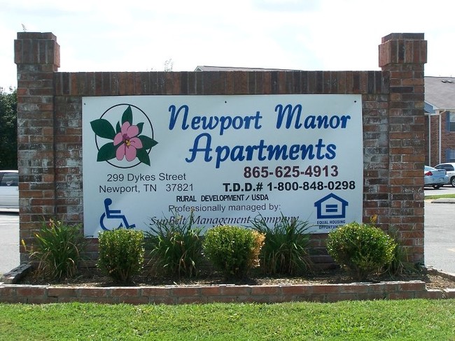 Building Photo - Newport Manor Apartments