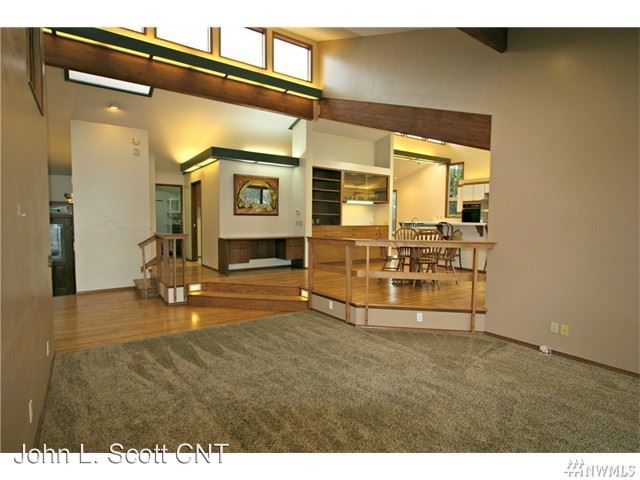 Building Photo - 1319 Lakeshore Dr