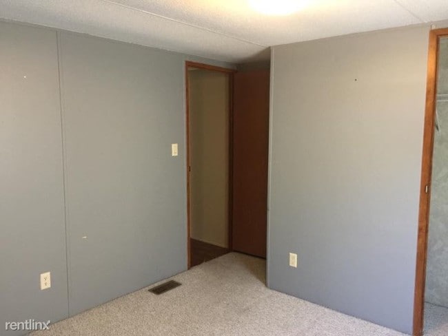 Building Photo - 2 br, 2 bath Mobile Home - 152 Betty Ln #18