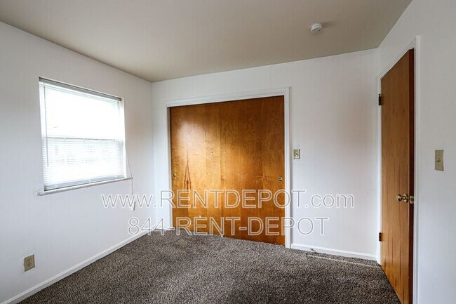 Foto del edificio - 2821 Ravenswood Dr