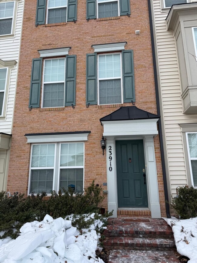 Foto del edificio - 23910 Catawba Hill Dr