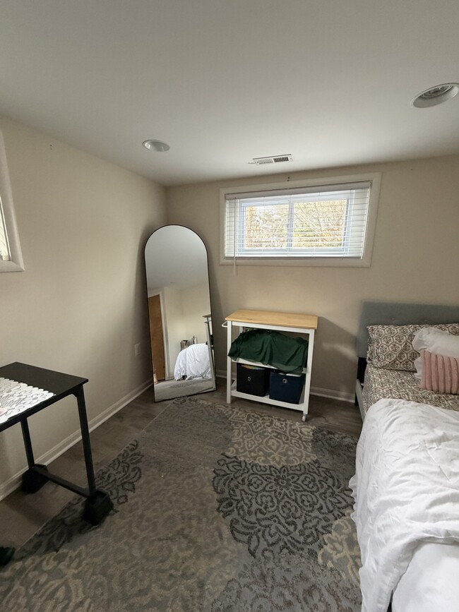 Foto del edificio - 7529 Fairwood Ln