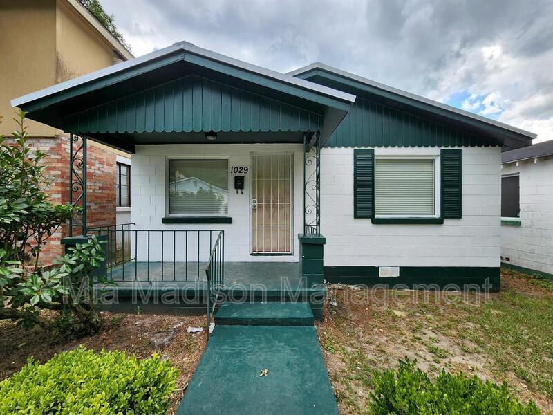 Foto principal - 1029 W 38th St