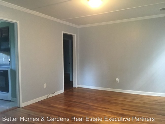 Building Photo - 2 br, 1 bath House - 1033 Oleander Drive
