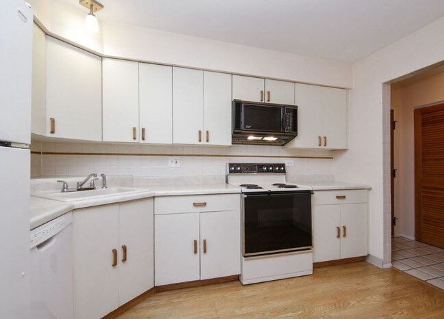 Kitchen - 2650 Brookwood Way Dr