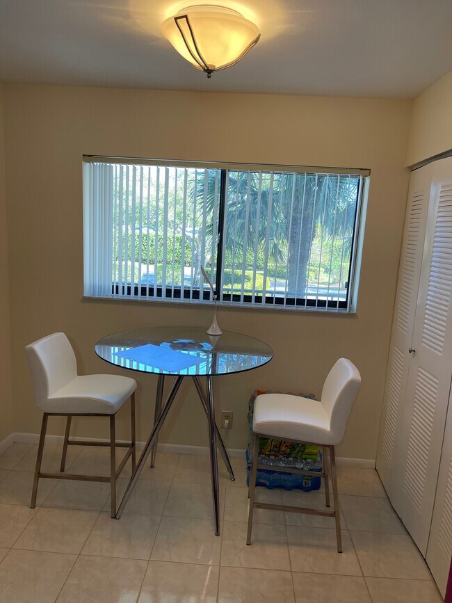 Building Photo - 5550 Witney Dr
