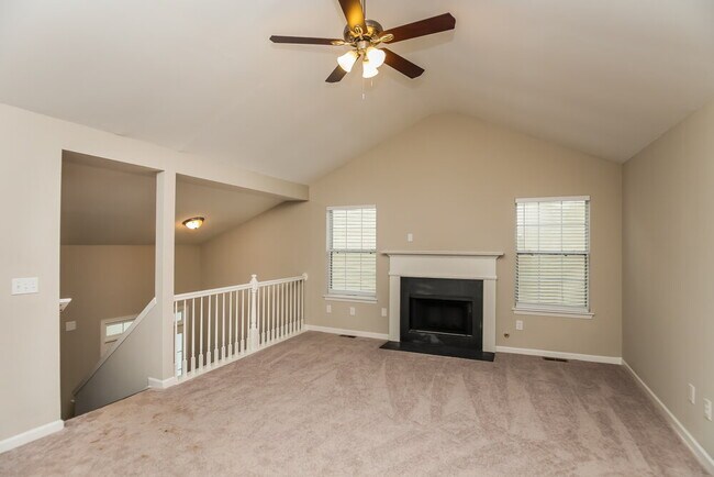 Building Photo - 1041 Crest Ridge Pl SW