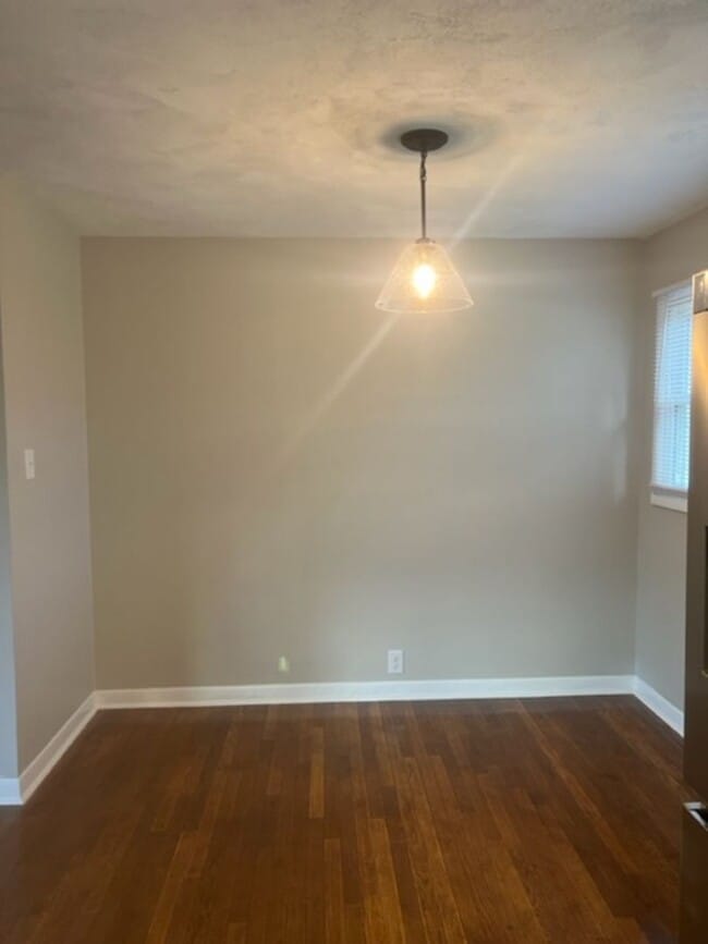 Building Photo - Recently Renovated Single Family