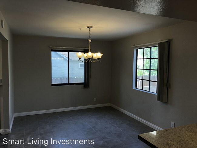 Building Photo - 212 N Primrose Ave