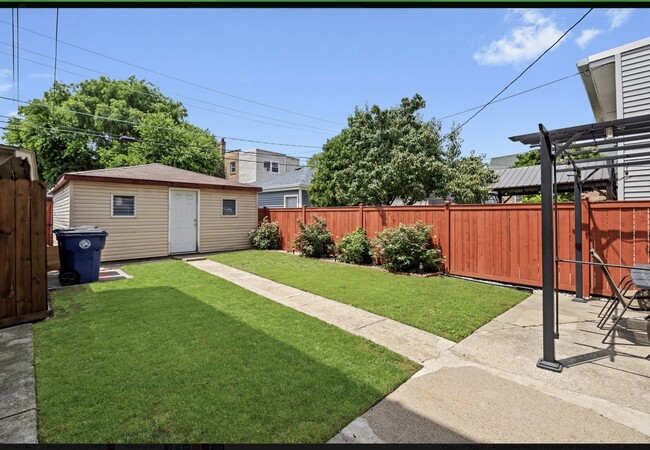 Building Photo - 1322 S 51st Ave