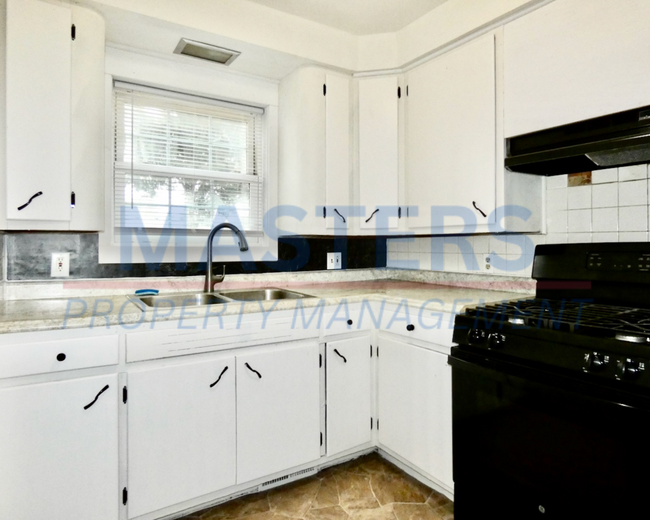 Foto del edificio - 577 Dover Pl
