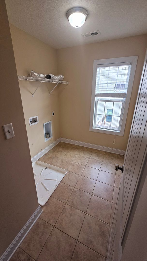 Foto del edificio - 4 BR 3.5 BA in Swansboro!