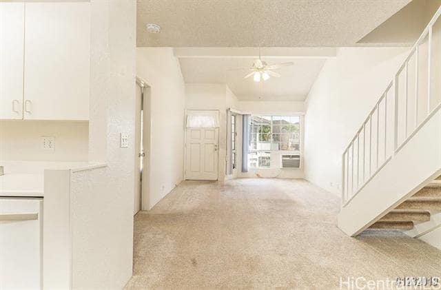 Building Photo - 585 Mananai Pl