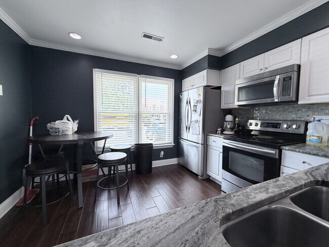 Foto del edificio - 1528 Jameson Dr