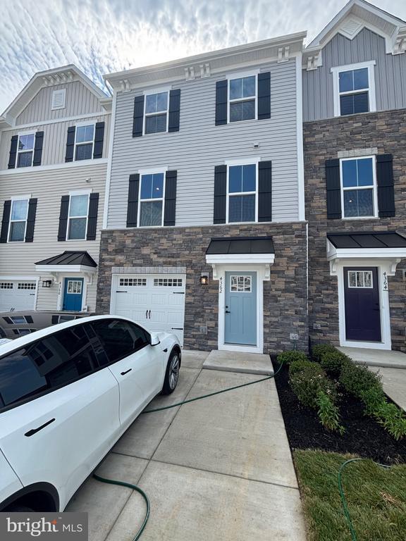 Building Photo - 4362 Southerby Dr