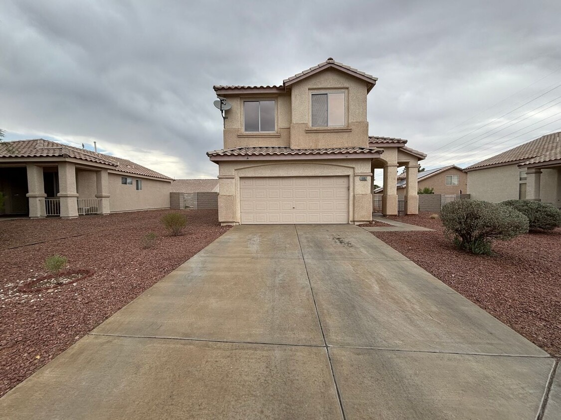 Primary Photo - Modern 3Bed/3Bath Two Story Home located i...