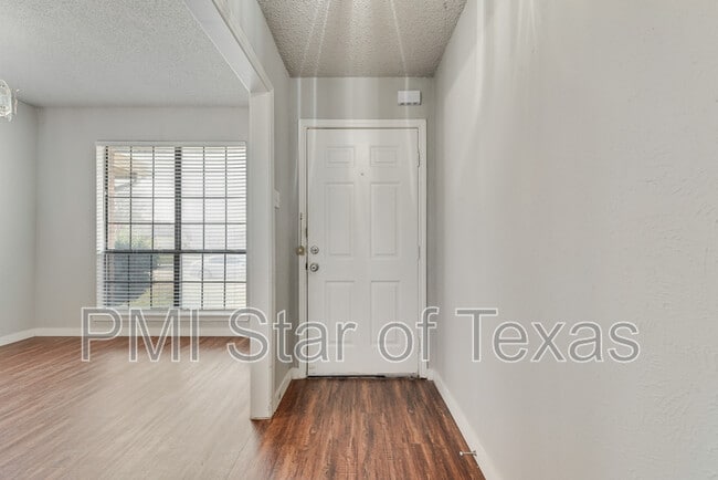 Building Photo - 13214 Fall Mnr