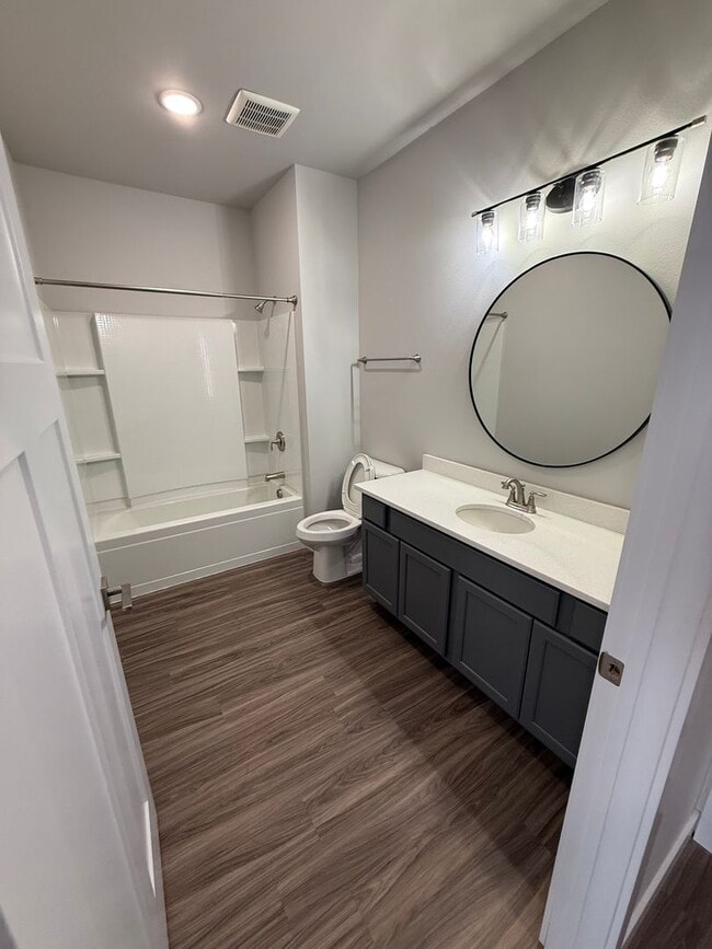 Interior Photo - Seven1Five