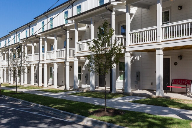 Building Photo - Mitchell Yards