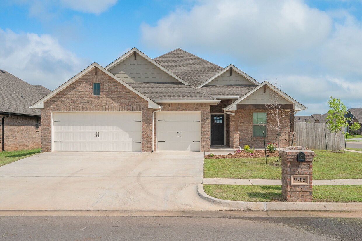 Foto principal - 9705 SW 38th St