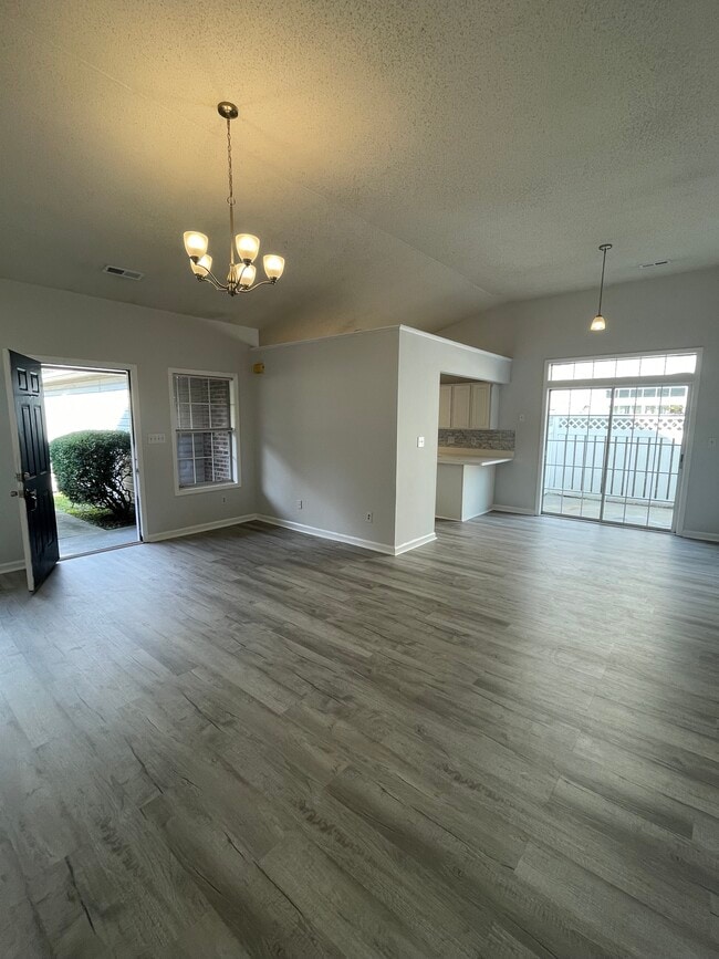 Sala de estar/comedor - 1811 Barberry Dr