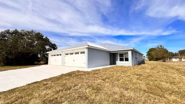 Building Photo - AVAILABLE ON JAN 26TH! BRAND NEW!! 3 Bed/2...