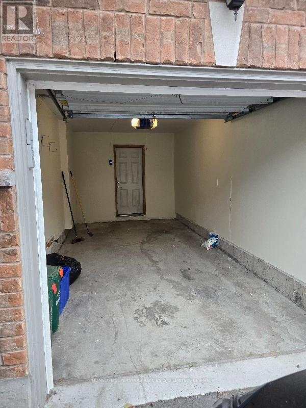 Building Photo - 570-570 Linden Dr