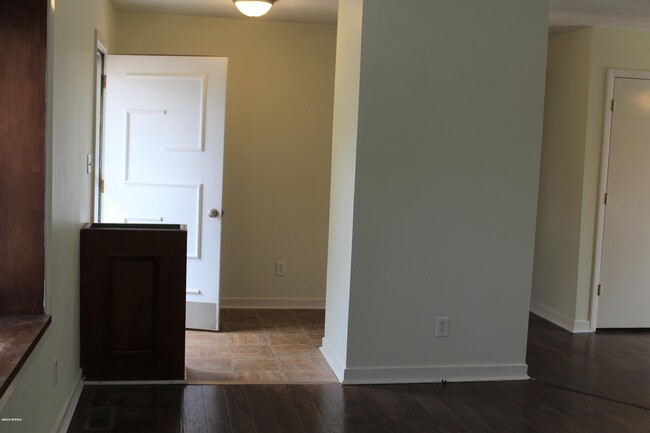 Building Photo - 2701 Eastover Ct