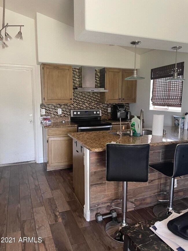 Building Photo - 7303 W Ocotillo Rd
