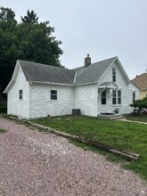 Building Photo - 1105 Hayes Ave