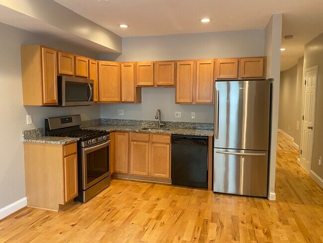 Foto del edificio - 1618 Isherwood St NE