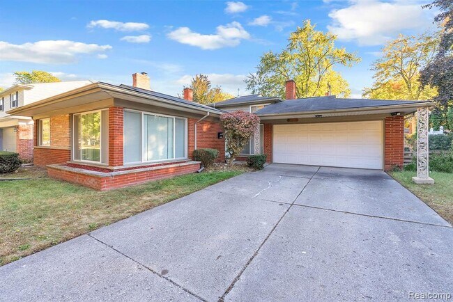 Building Photo - 32725 Barkley St