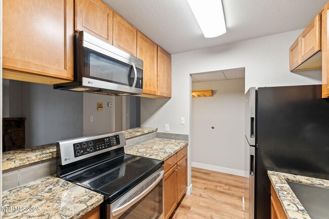 Foto del edificio - 2955 Lakeside Dr