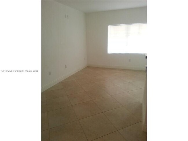 Foto del edificio - 1034 Lenox Ave.