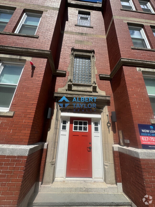 Building Photo - 165 Allston St