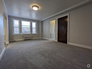 Building Photo - Hyde Park Apartments