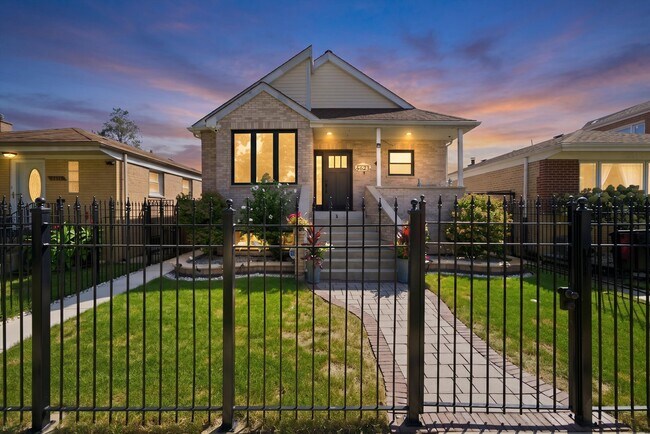 Building Photo - 4623 S Kilpatrick Ave