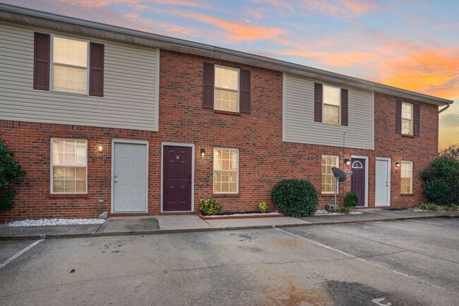 Building Photo - Hope’s Place | Cozy 2BR Condo Near Fort Campbell