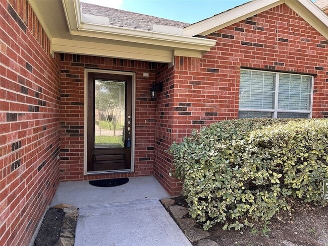 Building Photo - 30415 Deleon Fields Dr