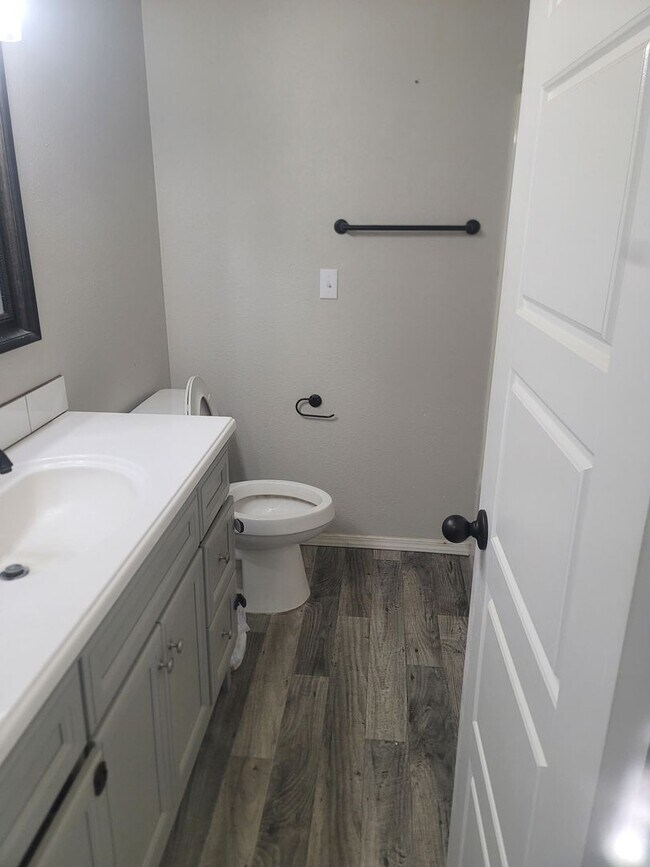 Foto del edificio - Bright & Beautiful 3-Bed, 2-Bath Home with...