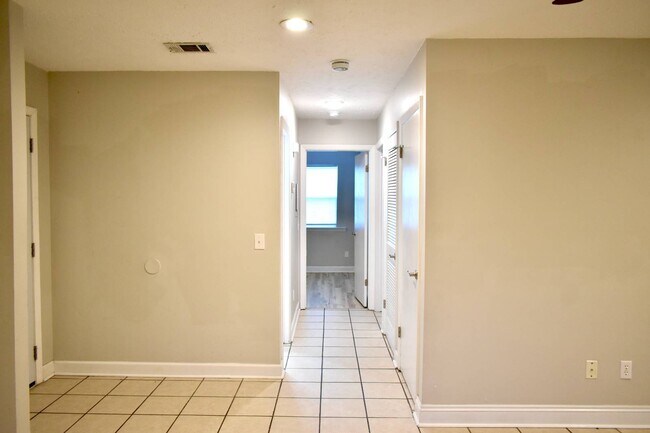 Foto del edificio - 2509 W 10th St