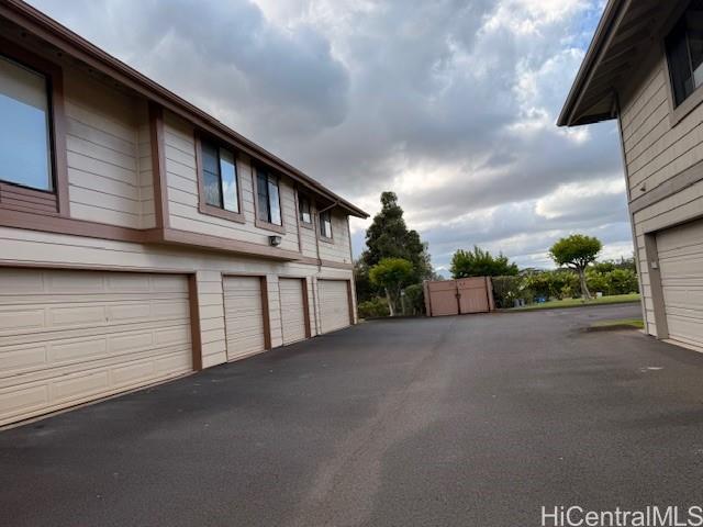Building Photo - 98-1770-1770 Ka?ahumanu St
